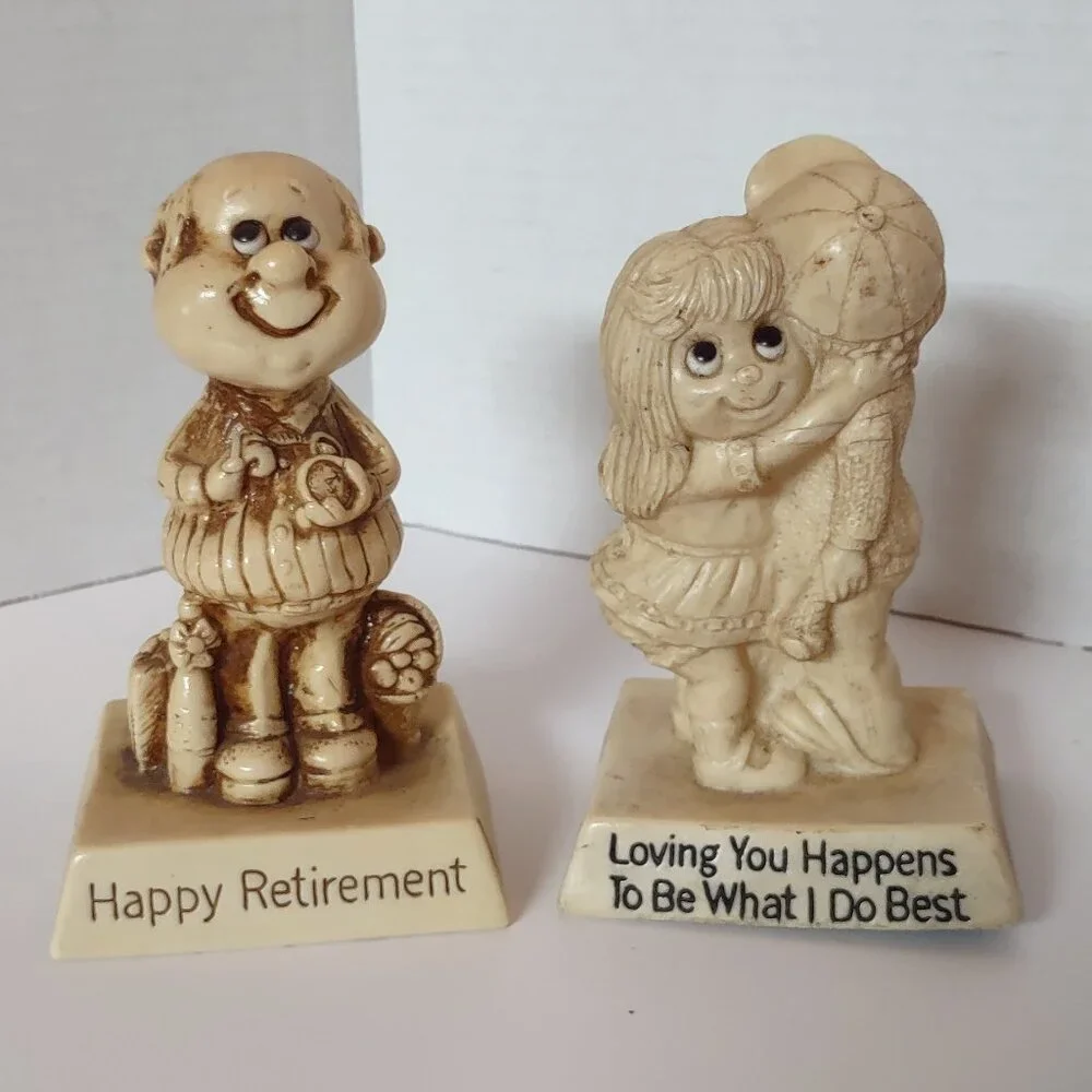 Vintage 70s Set of 2 R&W Berries Loving You 710 Happy Retirement 9227 USA Figure - Picture 2 of 6
